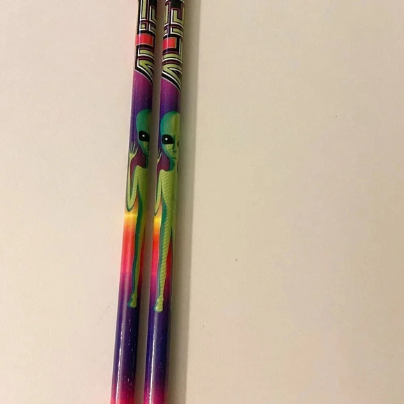 Lot of 2 Dixon NO 2 Alien Extraterrestrial UFO Pencil Unsharpened - Picture 9 of 13